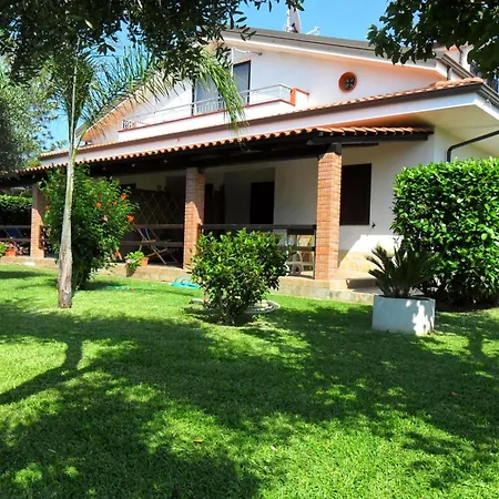 Appartamento Graziella In Capo Vaticano By Interhome